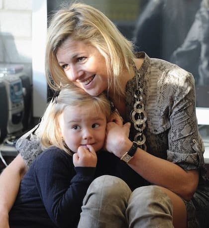 La princesa Ariane de pequeña junto a su madre, Máxima Zorreguieta (Foto: Instagram @queen.maxima / @koninklijkhuis)