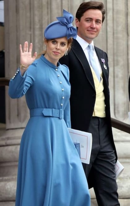 La princesa Beatrice de York no repara en gastos. Estrenó 55 diseños en 2022. y se estima que gastó aproximadamente US$ 2.034.67 en cada nueva prenda.