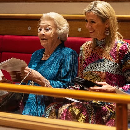 La princesa Beatriz y la reina Máxima presenciaron el concierto de la Orquesta y el coro de Ámsterdam (Foto: Instagram @koninklijkhuis)