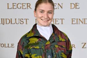 Isabel de Bélgica cambia la vida en el palacio por el entrenamiento militar