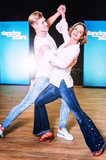 La princesa con su partenaire de la competencia Dancing with the Stars, un show de baile con el que se convirtió en la primera royal europea en participar en un reality, en 2021.