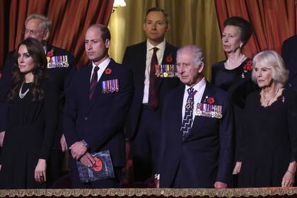 La princesa de Gales, el príncipe William, el rey Carlos III, la princesa Ana y la reina Camilla asisten al Festival del Recuerdo de la Legión Real Británica en el Royal Albert Hall, Londres, el sábado 11 de noviembre de 2023.