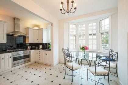 La princesa Diana recibió un departamento de £50,000, en su cumpleaños número 18, en julio de 1979