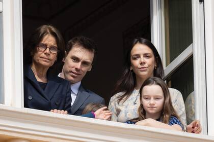 La princesa Estefanía de Mónaco con dos de sus hijos, Louis y Pauline Ducruet, también acompañaron a Alberto en su cumpleaños.