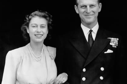 La princesa Isabel con el Philip Mountbatten, en Londres, el 10 de julio de 1947
