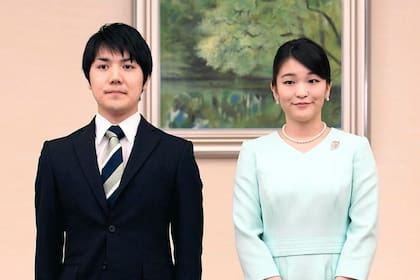 La princesa japonesa Mako y su novio Kei Komuro se comprometieron en 2017