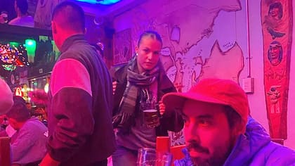 La princesa Leonor de Borbón en un pub en Chile (Fuente: ARCHIVO LN)