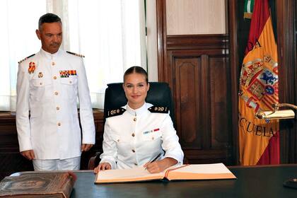 La Princesa Leonor ingresa en la Escuela Naval Militar de Marín