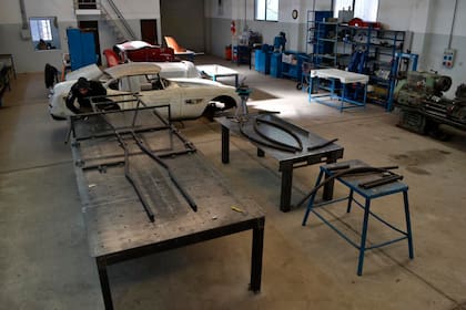 La producción de Reklus fue variando hasta enfocarse principalmente en autos de calle y de competición de los años 50 y 60