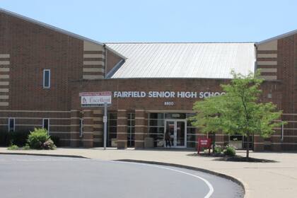 La profesora daba clase en Fairfield High School