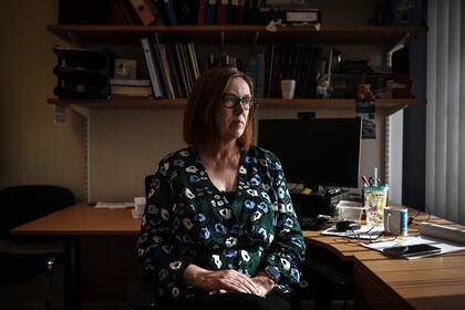 La profesora Sarah Gilbert, una vacunóloga del instituto, también ha trabajado en el desarrollo de una vacuna contra el MERS, un coronavirus anterior