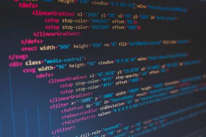 La programación requiere conocimiento en código HTML