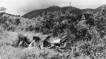 La propaganda empezó con megáfonos.