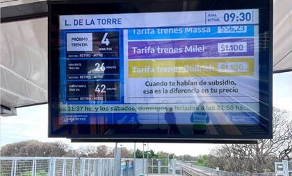 La propaganda oficialista en las carteleras electrónicas de los trenes