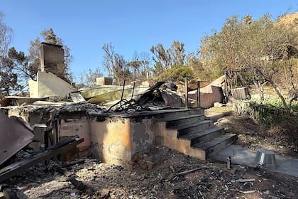 La propiedad de Carel Struycken, totalmente destruida por el fuego