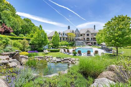 La propiedad en Long Island, donde se han criado más de 100 caballos de carrera, se vende a $10 millones