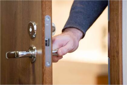 La propiedad tenía una condición particular: uno de los cuartos permanecería bajo llave sin acceso para los inquilinos