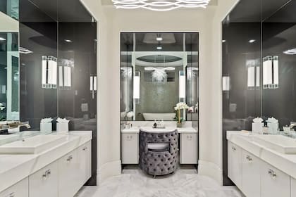 La propiedad tiene 10 baños