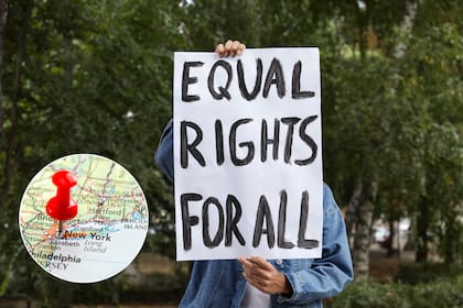 La Propuesta 1 busca ampliar las protecciones de igualdad de derechos en Nueva York, sumando a las ya existentes categorías como edad, discapacidad, identidad de género y embarazo