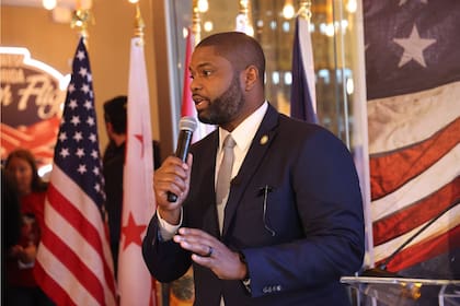 La propuesta de Byron Donalds para garantizar la "rendición de cuentas" en plena campaña para la gobernación de Florida