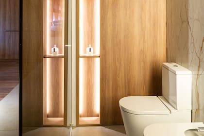 La propuesta del estudio PQR para Casa FOA Parque de Innovación investigó en cómo incorporar espacios de relax y disfrute a la vida cotidiana. En el baño emplearon melamina Faplac en diseño Scotch. 