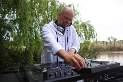 La propuesta es conectar con la música by Jaroc (José Arocena)