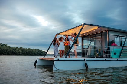 La propuesta legislativa busca reducir drásticamente la distancia de infracción de 100 pies (30,5 metros) a solo 25 pies (7 metros) para cualquier dispositivo de sonido operado entre las 23 y las 7 horas