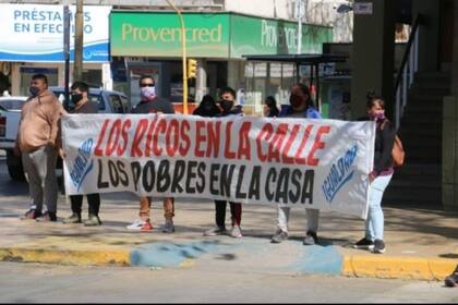 Militantes del oficialismo en San Juan protestaron contra la marcha