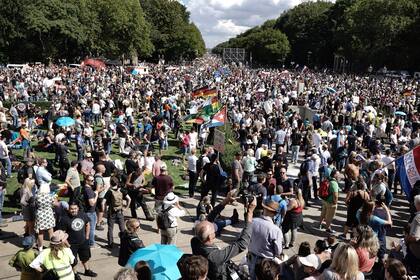 Muchos manifestantes gritaban "resistencia" o "somos el pueblo"