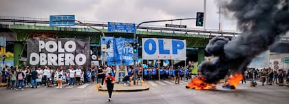 La protesta piquetera, entre Liniers y La Matanza, a la altura de la General Paz