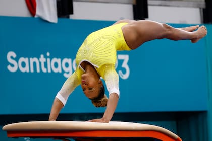 La prueba de salto es el fuerte de Rebeca Andrade: en ella destronó a Simone Biles en el Mundial reciente
