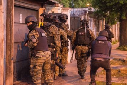 La PSA realizó 36 allanamientos para desmantelar una organización criminal