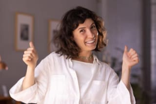 Lo que dice la psicología de las personas que fingen estar bien emocionalmente