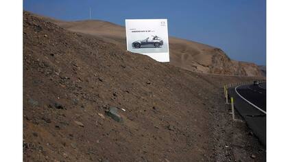 La publicidad de Mazda en un tramo de la carretera