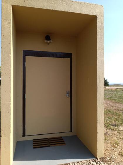 La puerta de acceso al búnker Rolling Hills Missile Silo