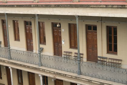 La puerta de la habitación que el papa Francisco reconoció cincuenta años después.