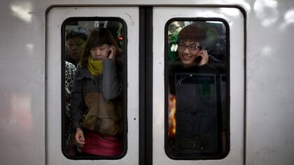 La puerta de una de las líneas de la red de subtes de Pekín, de las más populosas del mundo
