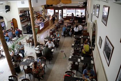 La puesta en valor del salón y sus instalaciones es obra del mismo estudio que restauró La Ideal.