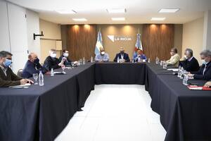Los gobernadores presionan a Guzmán por más subsidios al transporte