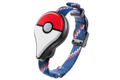Una vista de la pulsera Pokemon Go Plus, que se sincroniza con un teléfono y emite alertas sobre objetivos a capturar y zonas especiales del juego