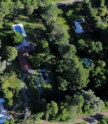 La quinta de Tapia en Exaltación de la Cruz, con pileta y cancha de fútbol incluidas