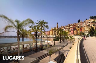 La glamorosa riviera que seduce con su arte, sus mercados y una gastronomía exquisita