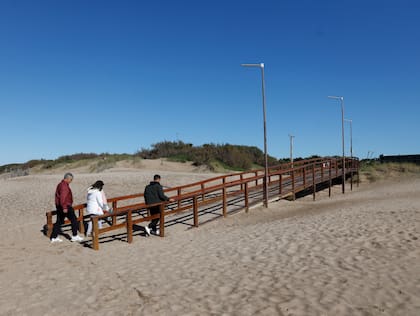 La rampa principal que deriva el acceso a la playa