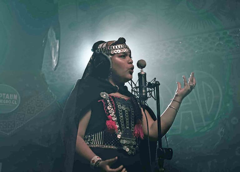 La raperita mapuche que canta en alta voz - LA NACION