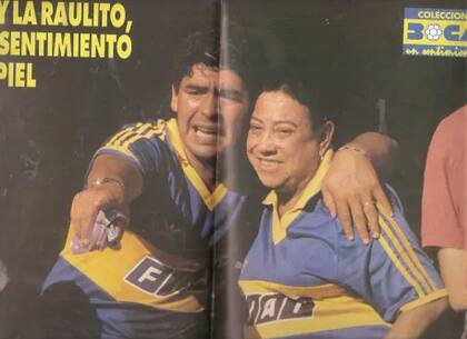 La Raulito y Diego Maradona, poster central de la revista Boca, un sentimiento