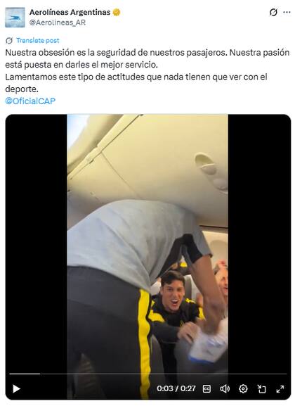 La reacción de Aerolíneas Argentinas tras los festejos de Peñarol en el avión (Fuente: @Aerolineas_AR)