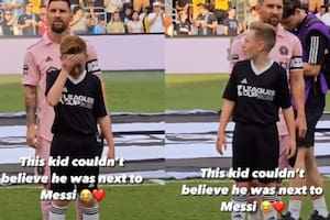 Entró a la cancha de la mano de Messi y lo que hizo generó empatía en todo el estadio