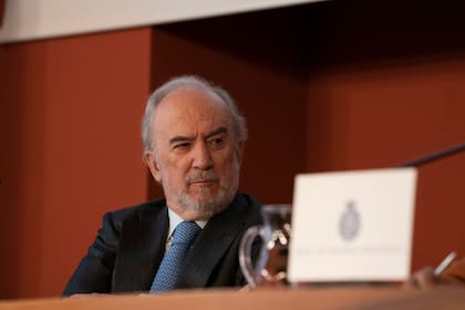 La Real Academia Española (RAE) dio a conocer hoy las novedades de la versión electrónica 23.6 del «Diccionario de la lengua española», con la presencia del director de la RAE y presidente de la ASALE, Santiago Muñoz Machado