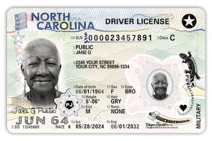 La Real ID en Carolina del Norte es similar a una licencia o identificación tradicional, pero con una estrella en la parte superior derecha (Archivo)