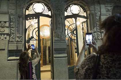 La reapertura de la Casa Calise tras su restauración se vivió con gran entusiasmo.